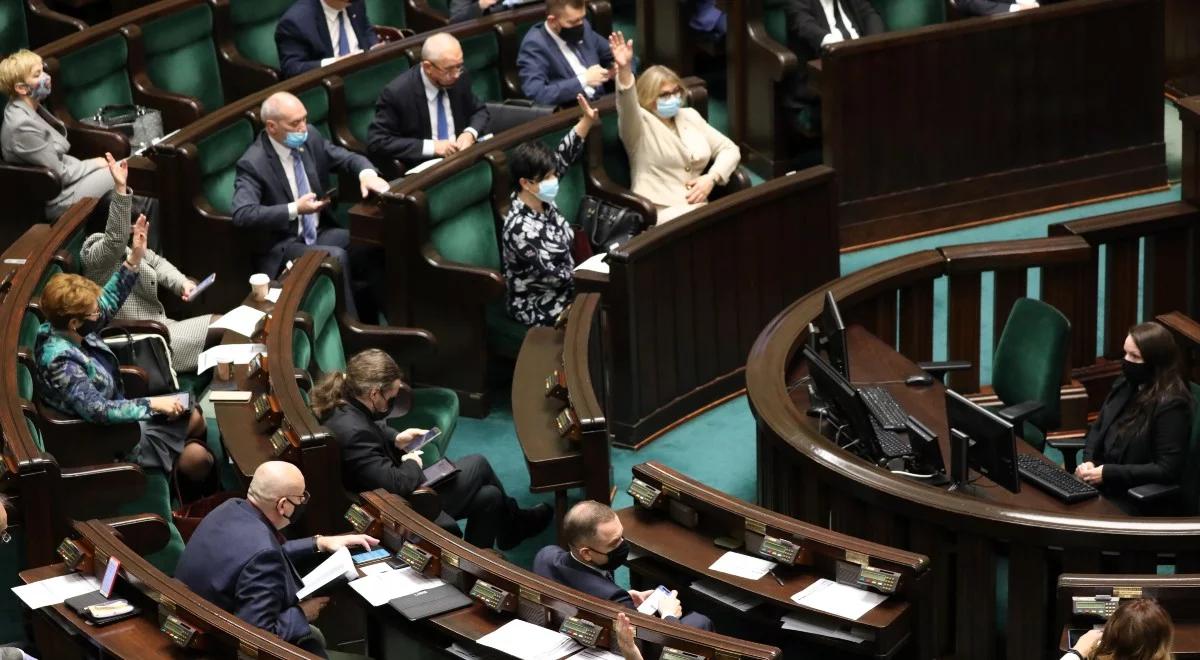 Sejm za dodatkami jedynie dla medyków skierowanych do pracy przy COVID-19 przez wojewodę