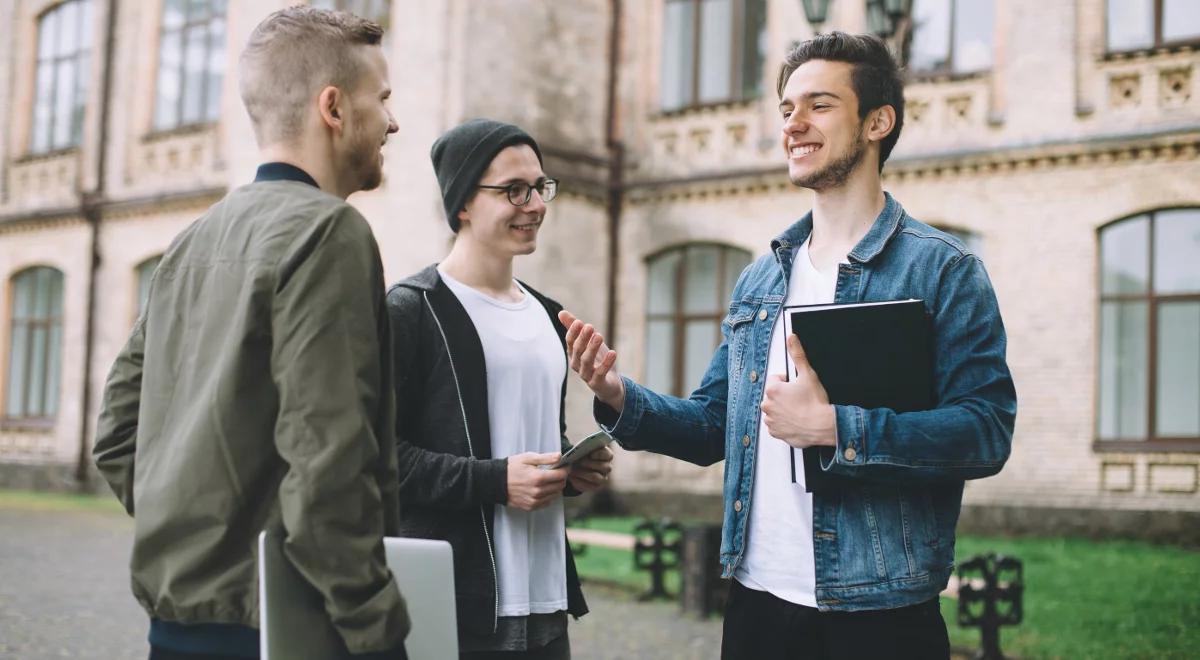 Polski student nie jest krezusem, ale za to - pracusiem