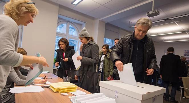 Wybory szefów regionów w PO. "Wątpliwa jest ich demokratyczność"