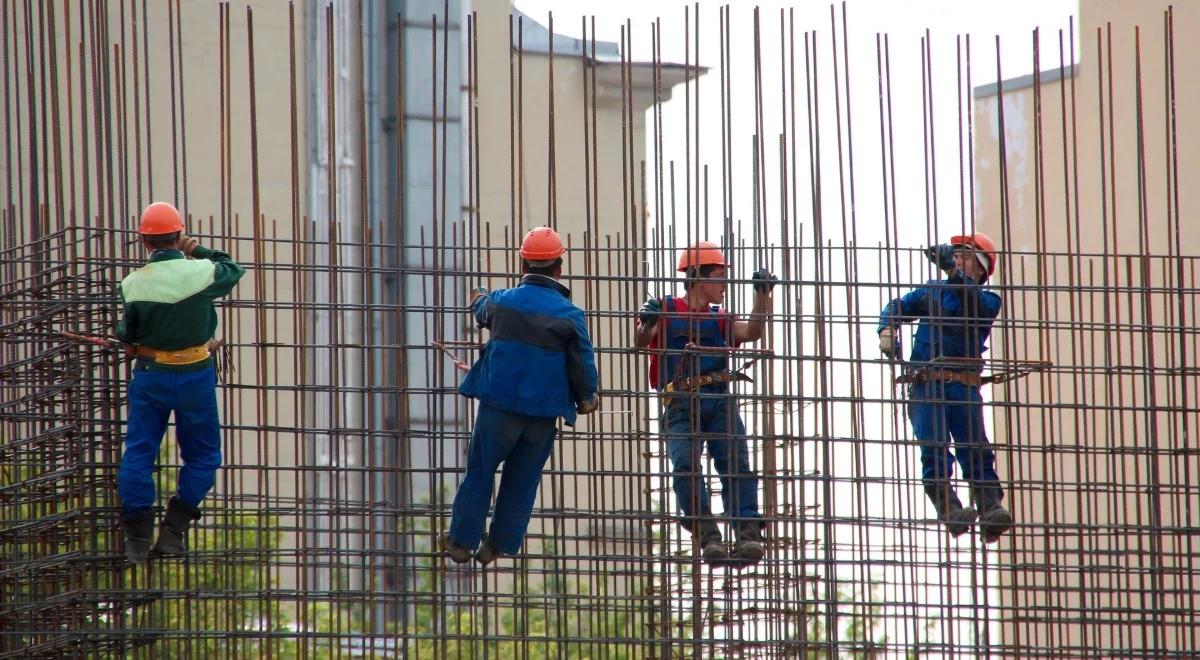 Sondaż: ponad połowa Polaków popiera podniesienie płacy minimalnej