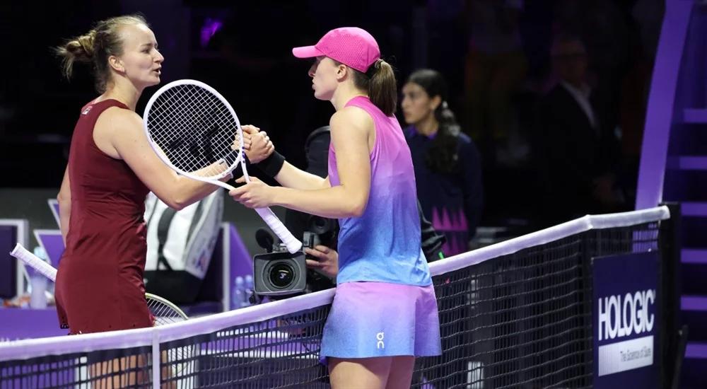 W swoim pierwszym meczu WTA Finals w Rijadzie Świątek pokonała Krejcikovą