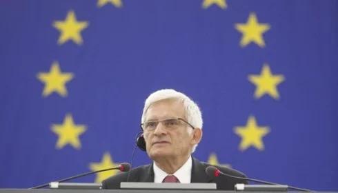 Buzek pyta o sytuacę mediów na Białorusi 