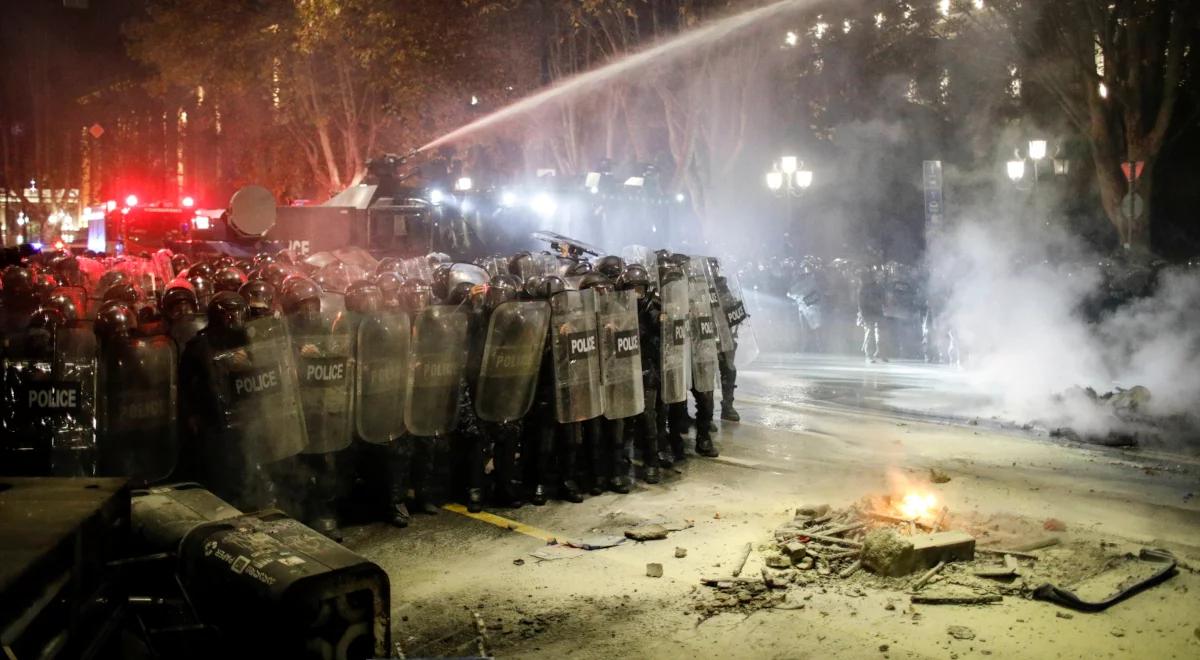 Protesty w Gruzji. Służby specjalne brutalnie potraktowały demonstrantów