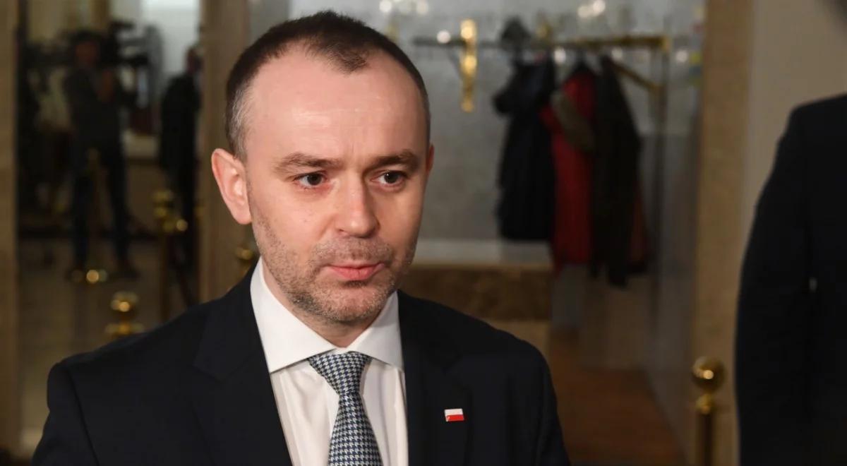 Mucha: jeśli głosowanie korespondencyjne wiązałoby się z narażeniem życia i zdrowia, to go nie będzie