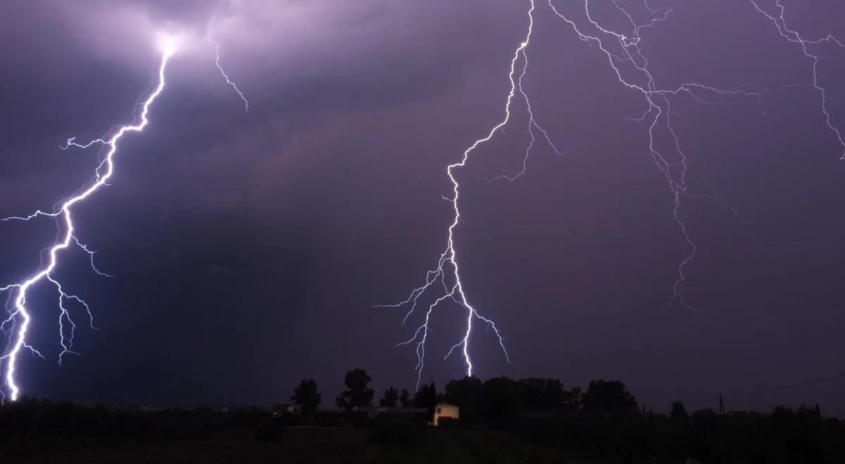 Silny wiatr, burze, a nawet śnieg. W tych regionach będzie bardzo niebezpiecznie