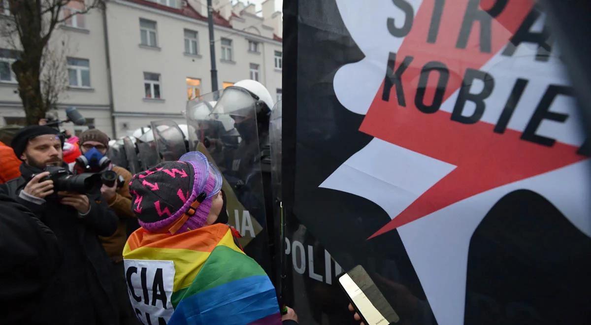 Koncerty świąteczne bez artystów, którzy wsparli Strajk Kobiet? Widzowie apelują do TVP