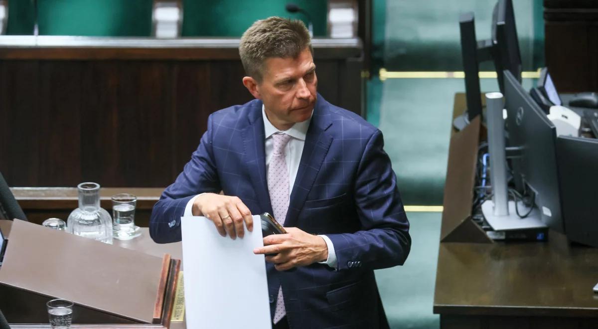 Jak Petru znalazł się w Polsce 2050? "Szukał szalupy, na której wpłynie do Sejmu"