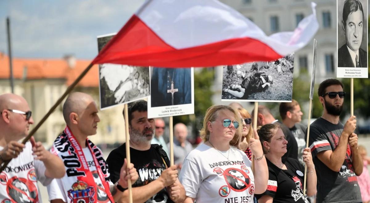 Warszawa obchodzi 75. rocznicę Rzezi Wołyńskiej. Uroczystości przed  Grobem Nieznanego Żołnierza 