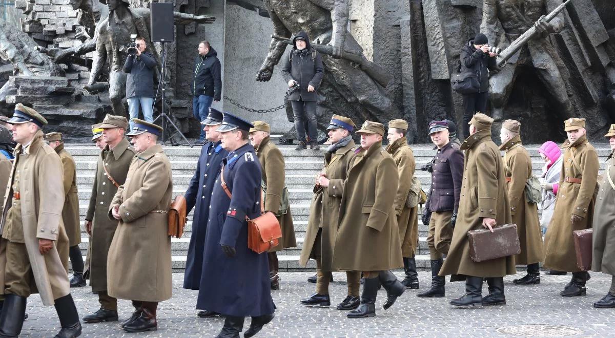 Warszawiacy upamiętnią śmierć polskich oficerów. Ulicami przejdzie 16. Katyński Marsz Cieni