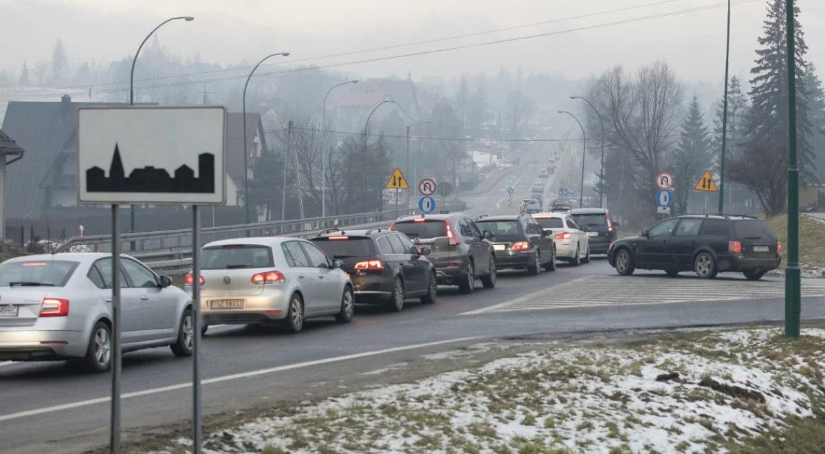 Ogromne korki na zakopiance. Dojazd do Krakowa trwa 4,5 godziny