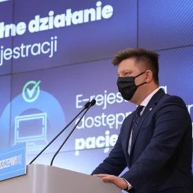 "Działamy, by system był jak najbardziej wydajny". Szef KPRM spotkał się z przedstawicielami punktów szczepień