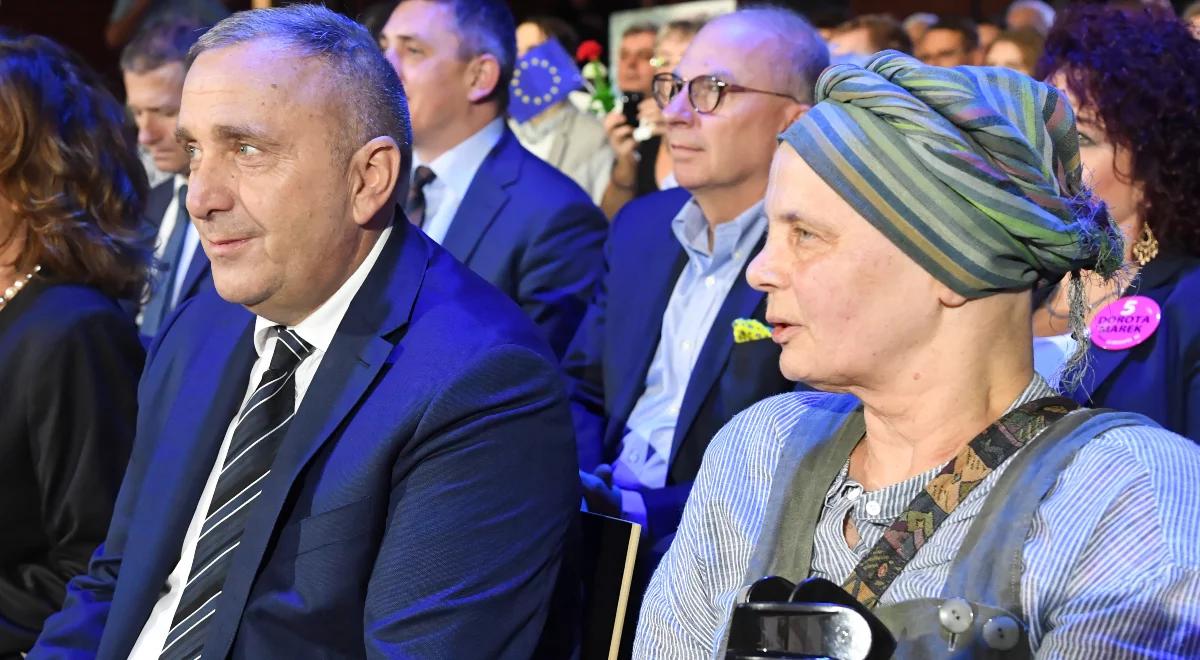 "Zbyt emocjonalne, niepotrzebne i szkodliwe". Schetyna o słowach Ochojskiej 