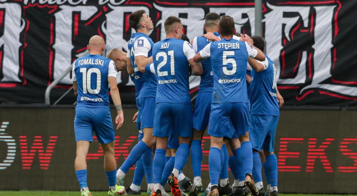 Ekstraklasa. Cracovia słabsza od Puszczy. Beniaminek uciekł ze strefy spadkowej