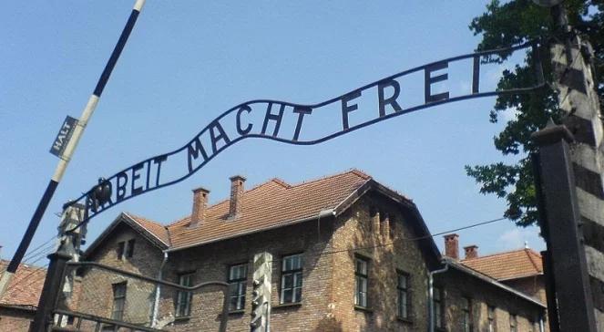 Izraelski pisarz: wyprawy młodych Żydów do Auschwitz powinny zaczynać się w Berlinie
