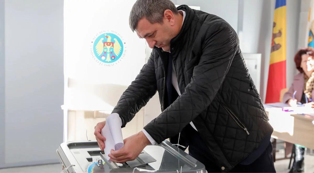 Mołdawia: druga tura wyborów lokalnych. Kontrowersje w jednym z miast