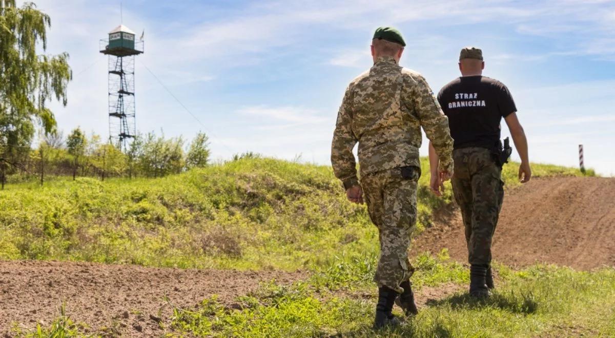 Gen. Radomski o działaniach wojska na granicy z Białorusią: zagrożenie wzrasta, więc zwiększamy liczbę żołnierzy