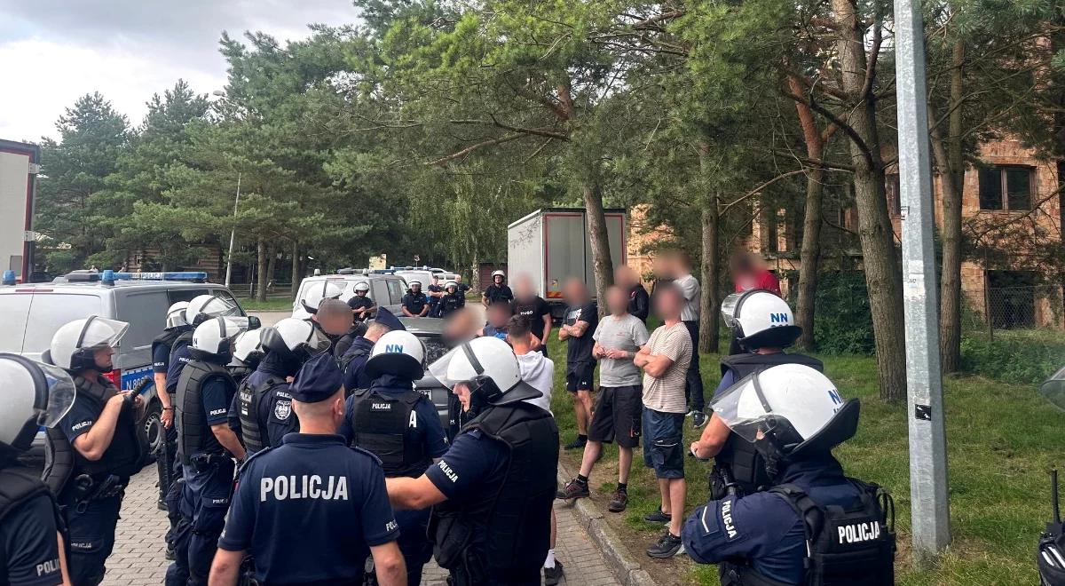 Pomorskie. Policja udaremniła starcie pseudokibiców pod Lęborkiem
