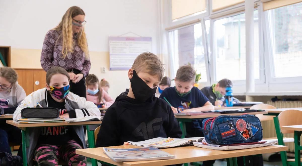 Kiedy do szkół powrócą starsi uczniowie? Jest zapowiedź ministra zdrowia