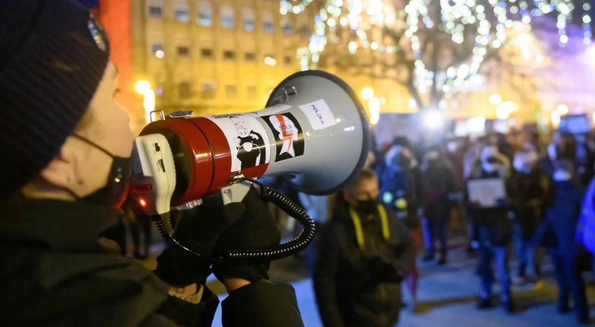 "Zaczęli mnie popychać, obrażać". Atak na dziennikarza Polskiego Radia Poznań podczas Strajku Kobiet