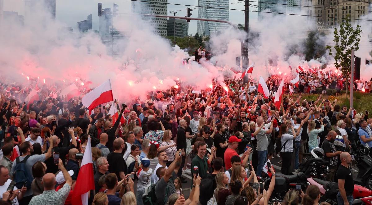 Godzina "W" w Warszawie. Miasto stanęło, zawyły syreny