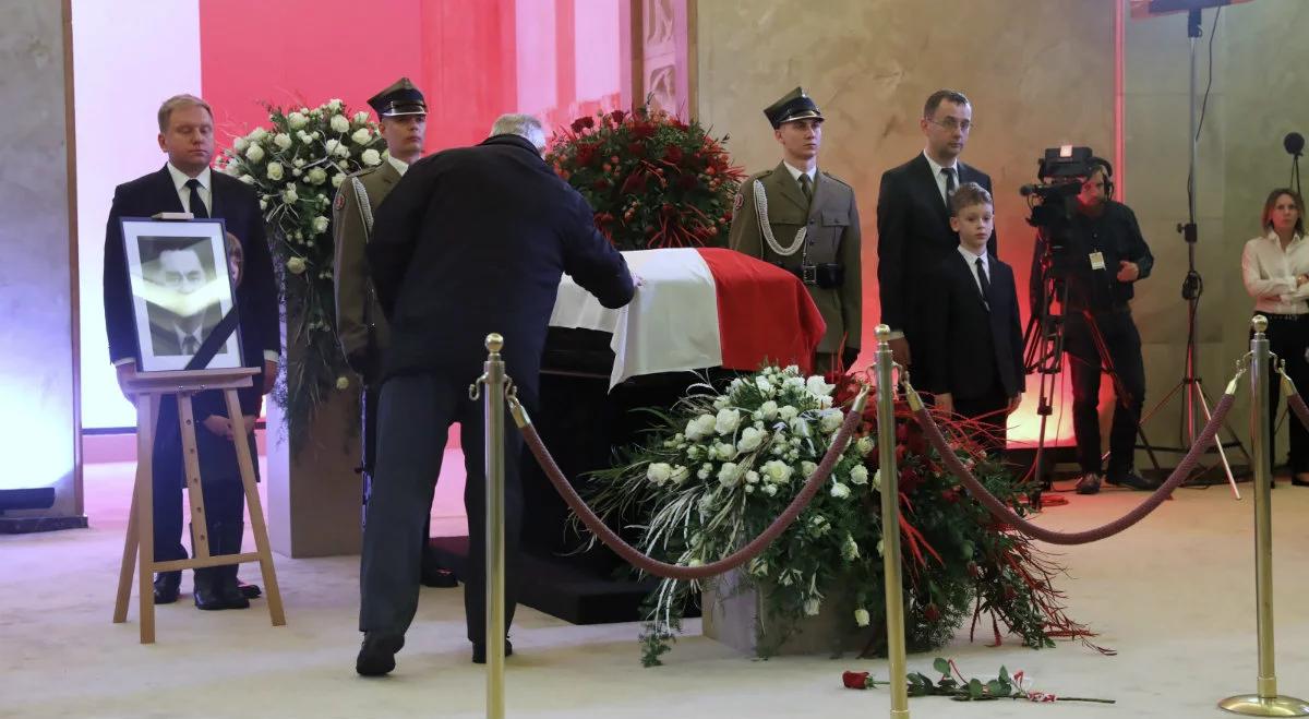 "Chciał tworzyć Polskę, którą rządzić będą ludzie o czystych rękach". Pożegnanie Jana Olszewskiego