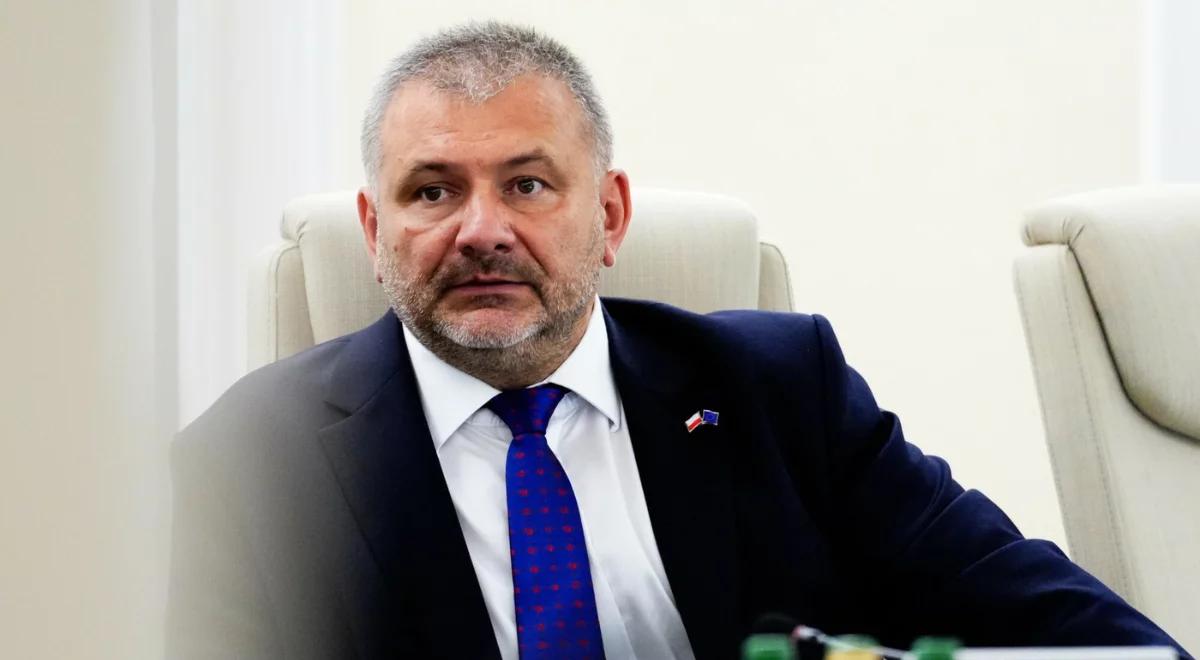 Waldemar Żurek podjął decyzję. Odwołał żonę prezesa TK