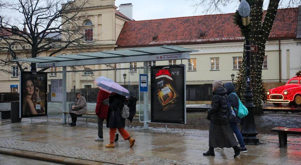 Marznący deszcz ze śniegiem i silny wiatr. IMGW ostrzega przed trudnymi warunkami pogodowymi