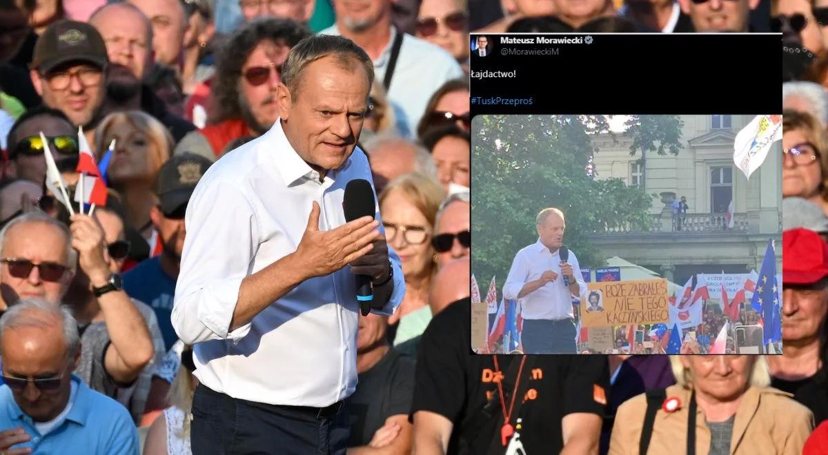 Skandaliczny transparent na wiecu w Poznaniu. Premier Morawiecki: łajdactwo! #TuskPrzeproś