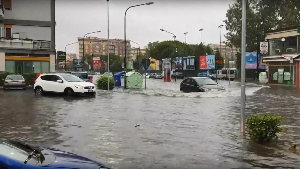 Włochy: grad wielkości pomarańczy, ulice zamieniły się w rzeki