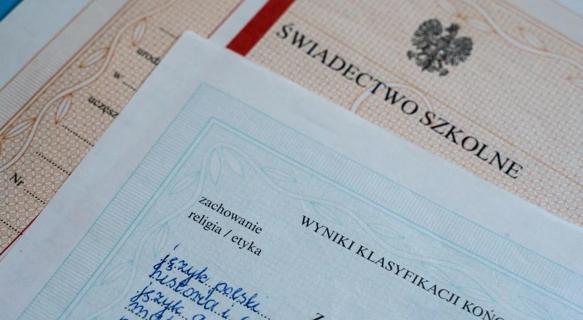 Ocena z religii znów na świadectwie i w średniej? MEN zabiera głos