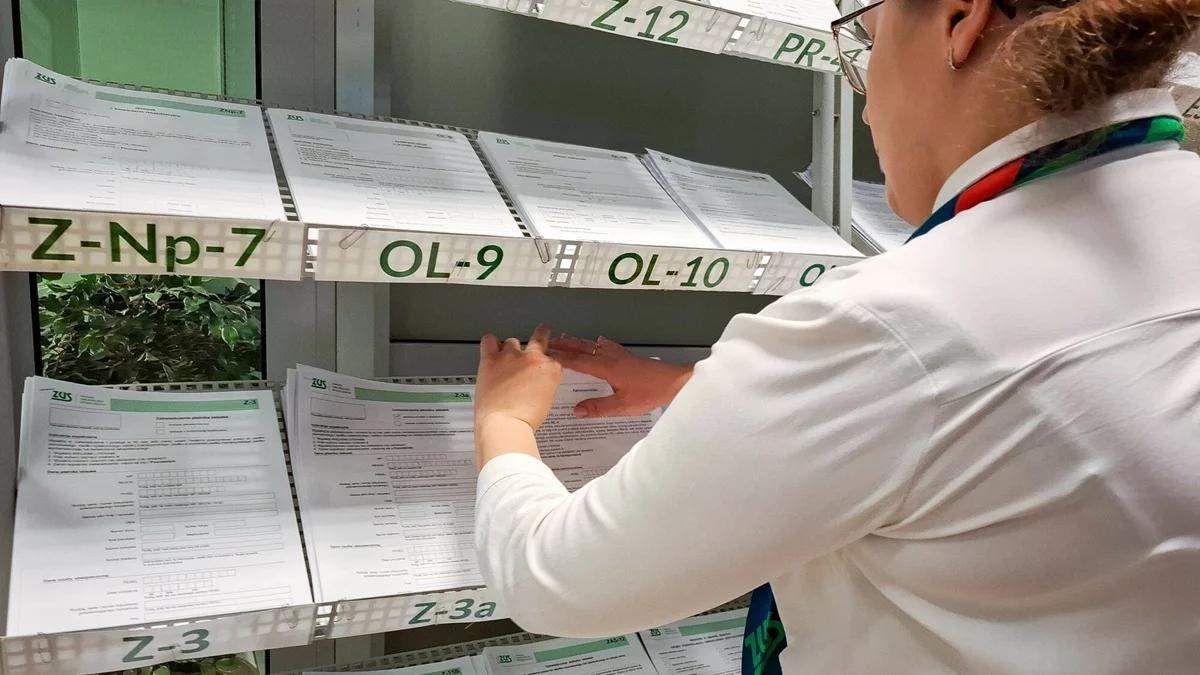 9 procent seniorów bez renty wdowiej. ZUS podał powody odmów