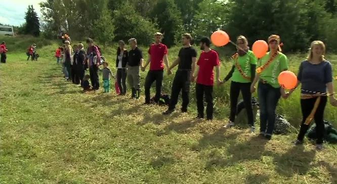 Ludzki łańcuch na 8 km. Polacy i Niemcy przeciwko kopalni odkrywkowej