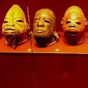 Polak okradł muzeum w Zimbabwe. CBŚ zwraca łupy
