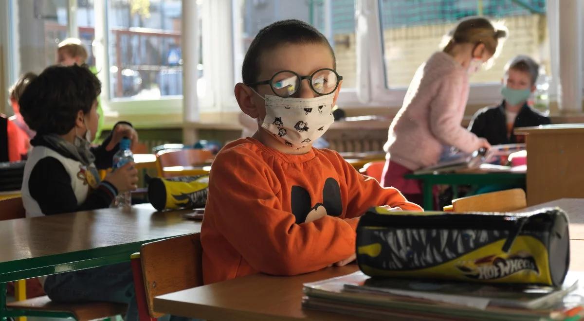 Po majówce dzieci z najmłodszych klas wracają do szkoły. Szef MEiN: odbuduje się wspólnota wśród uczniów