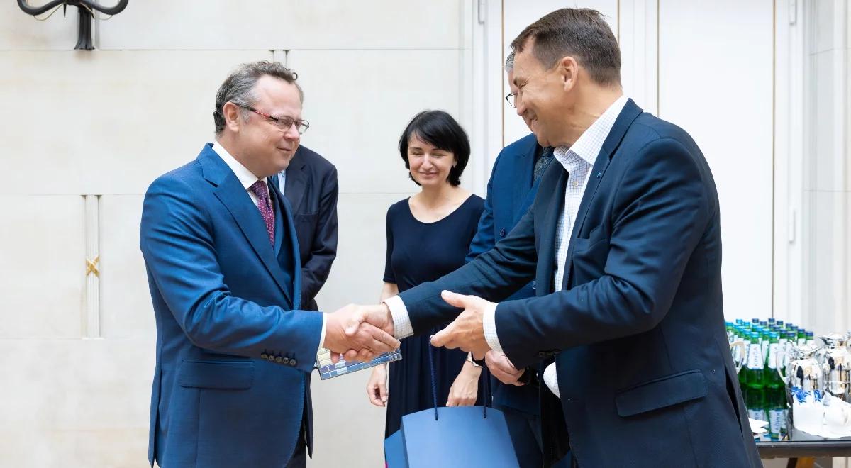 Andrzej Szejna odchodzi z MSZ. Sikorski zabrał głos