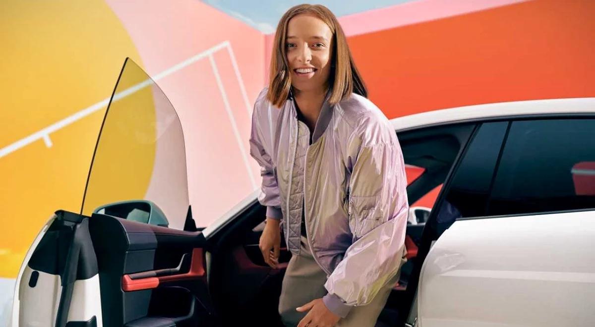 Gigant skusił Igę Świątek. Liderka WTA ambasadorką Porsche 