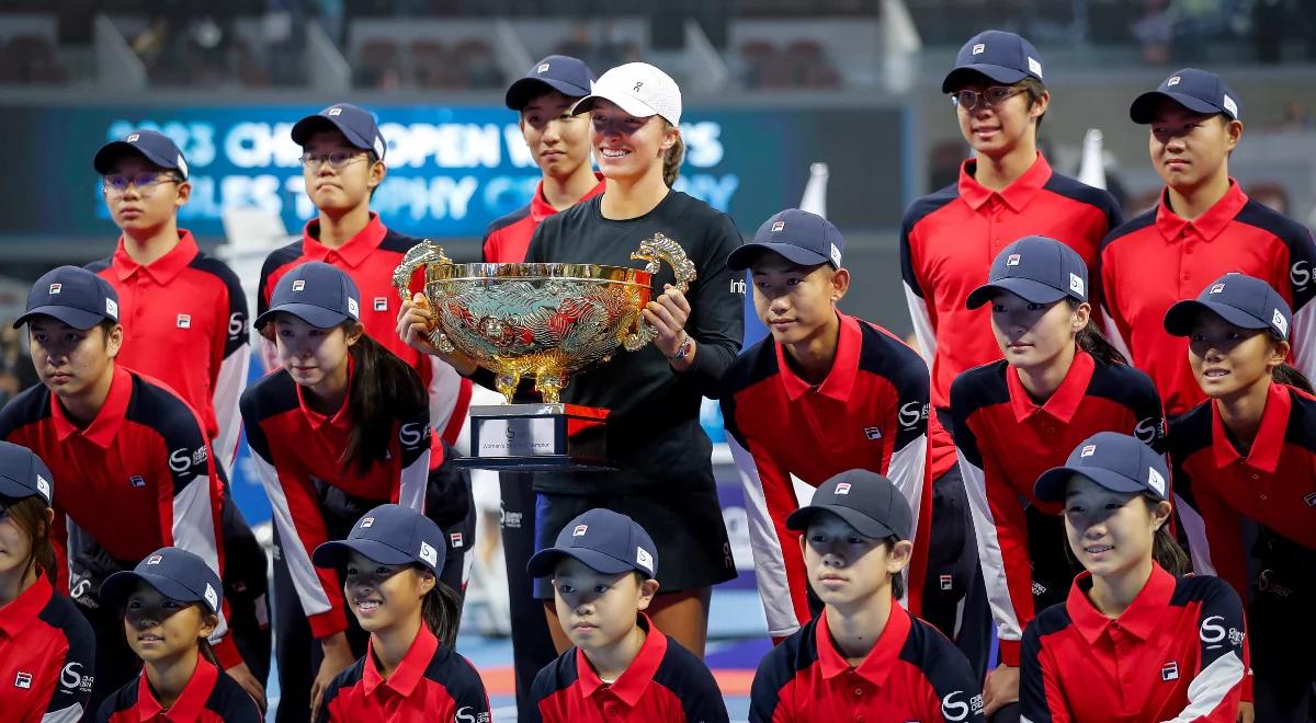 WTA Pekin: Iga Świątek pokonała Ludmiłę Samsonową w finale. Polka sięgnęła po 16. tytuł w karierze!