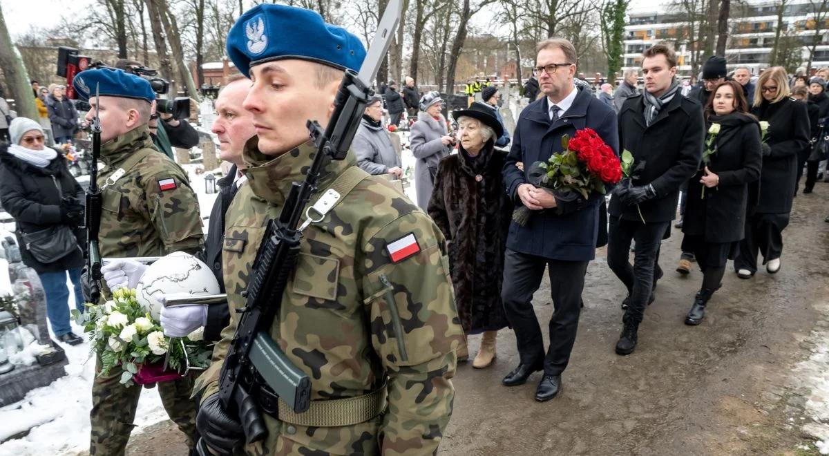 Ostatnia droga Leonarda Pietraszaka. Aktor spoczął na Cmentarzu Starofarnym w Bydgoszczy