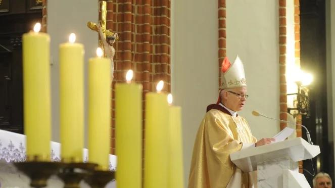 Abp Michalik: rezygnacja papieża to ostrzeżenie dla świata