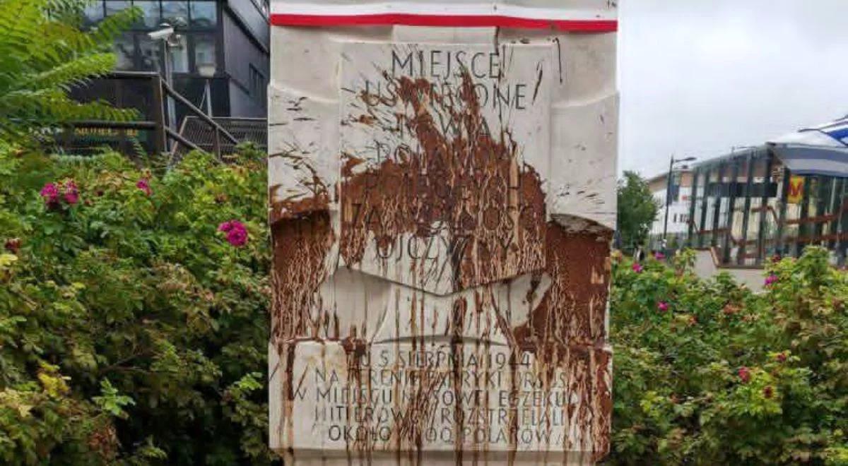 Zdewastowano pomnik Ofiar Rzezi Woli. "Nie odpuszczę"