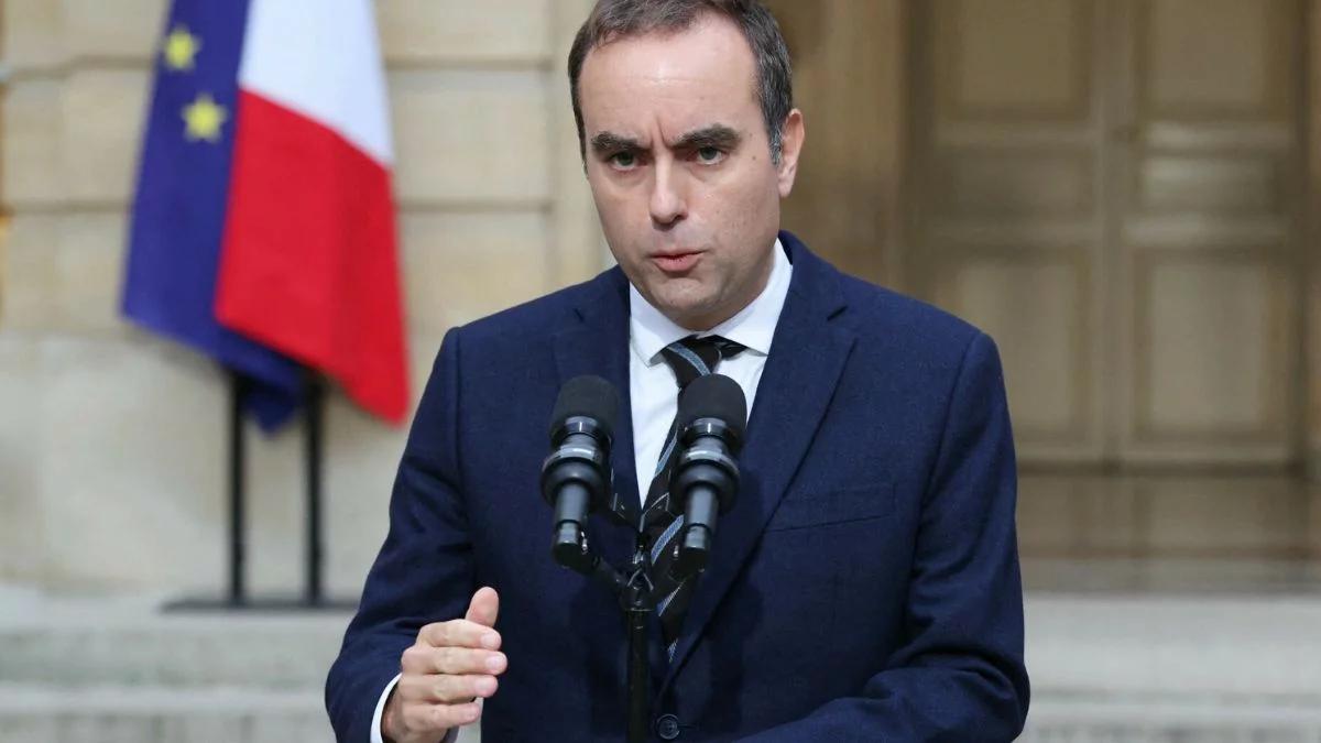 Kilkugodzinny rząd we Francji. Premier podał się do dymisji