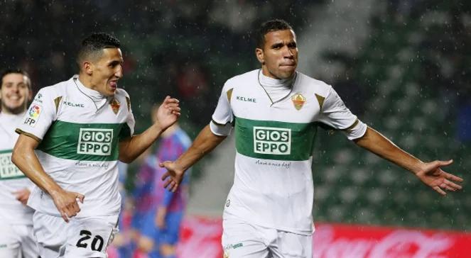 Primera Division: ważna wygrana Elche, Tytoń obronił rzut karny