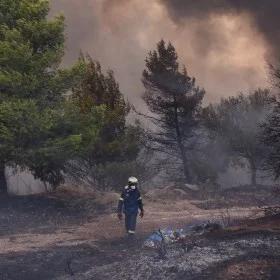 Pożary paraliżują Grecję. Władze apelują do mieszkańców: nie wychodźcie z domów