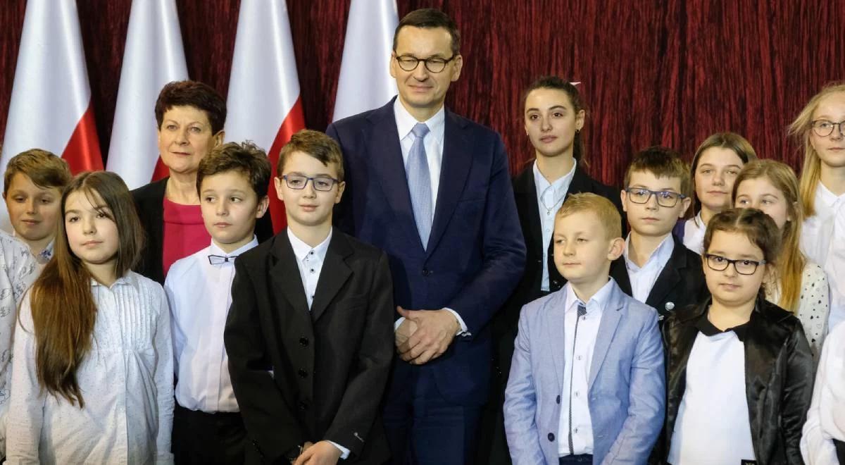 Premier otworzył nowy budynek szkoły w Woli Filipowskiej. "To wyrównywanie szans w edukacji"