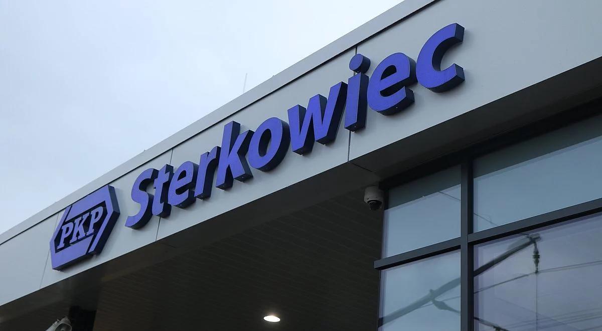 "Rozwój kolei w Polsce to jeden ze strategicznych celów obecnego rządu". Otwarto dworzec w Sterkowcu