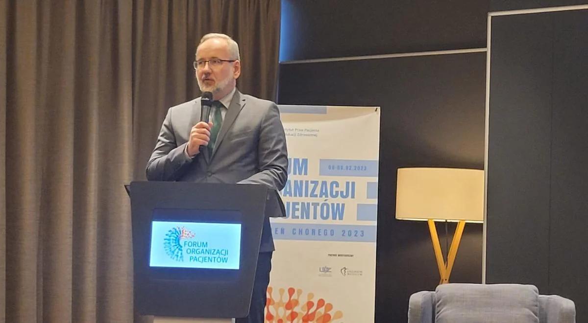 Minister zdrowia: pacjent potrzebuje nie tylko terapii, ale także "pomocnej dłoni"