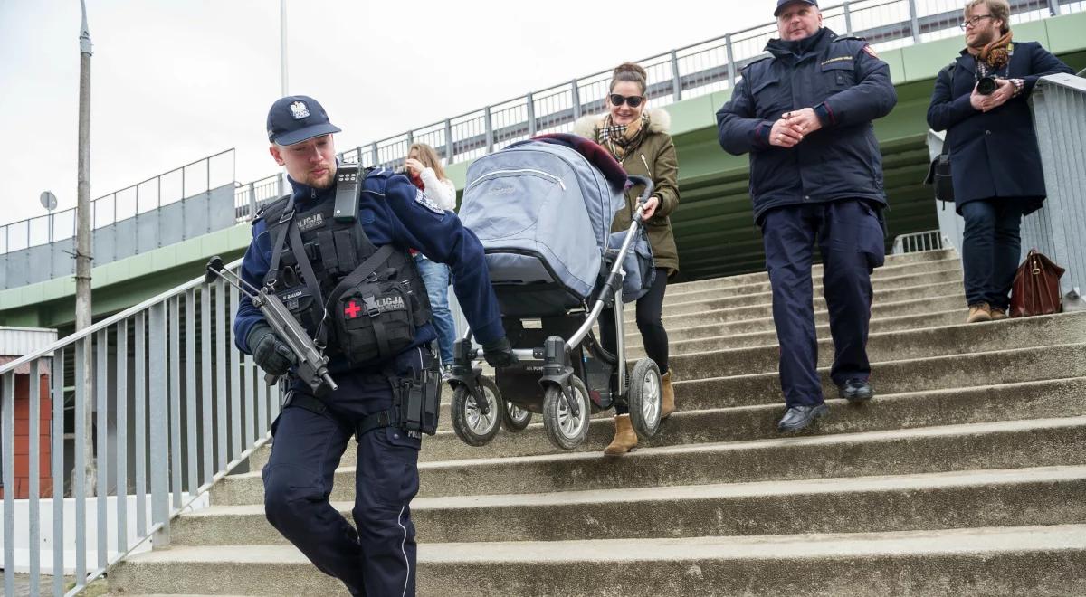 Brak toalet i wind, wysokie krawężniki. Polskie miasta nieprzyjazne rodzinom