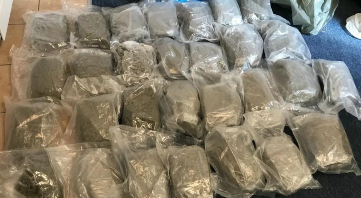 Policjanci przejęli narkotyki warte ponad 1 mln zł. 3 osoby zostały zatrzymane