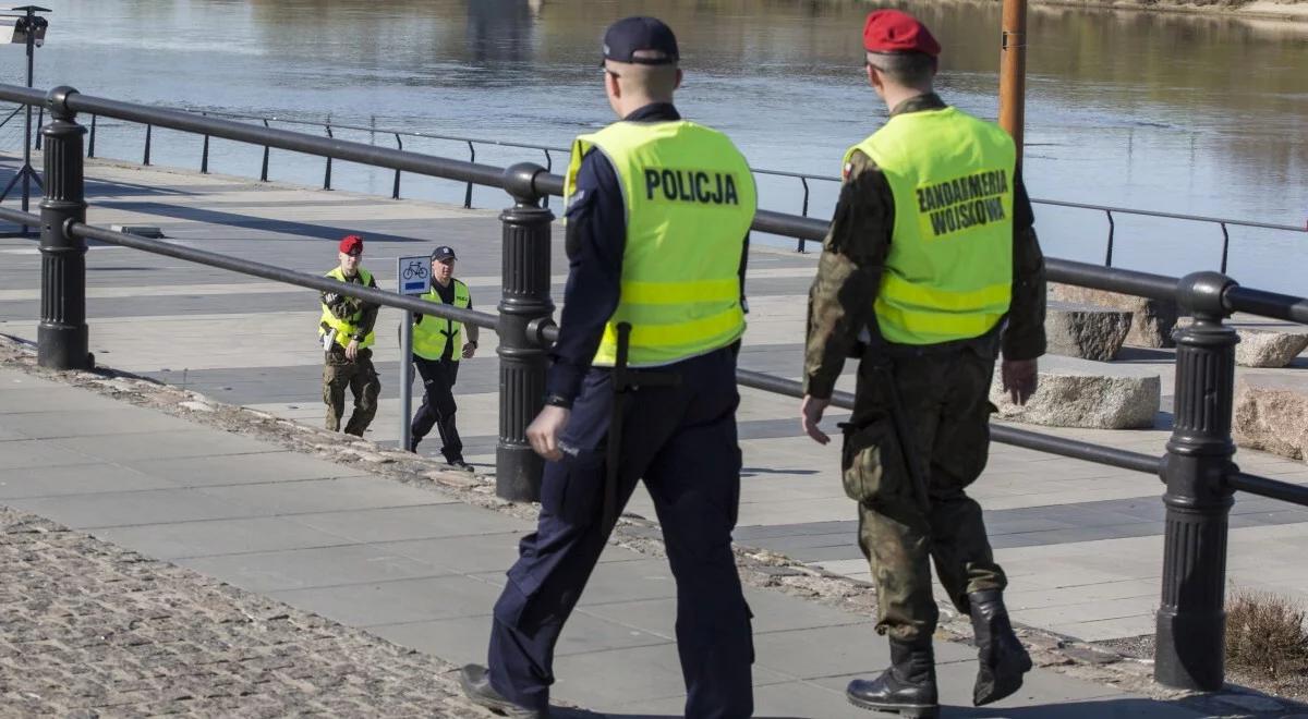 Setki mandatów w związku z koronawirusem. Stołeczna policja podała najnowsze dane