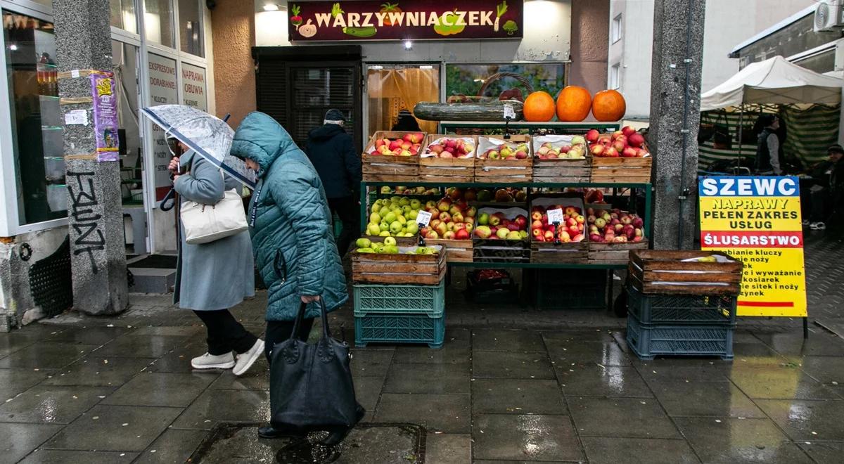 Anomalie pogodowe dotarły do sklepów. "Trendy, które będą się powtarzać"